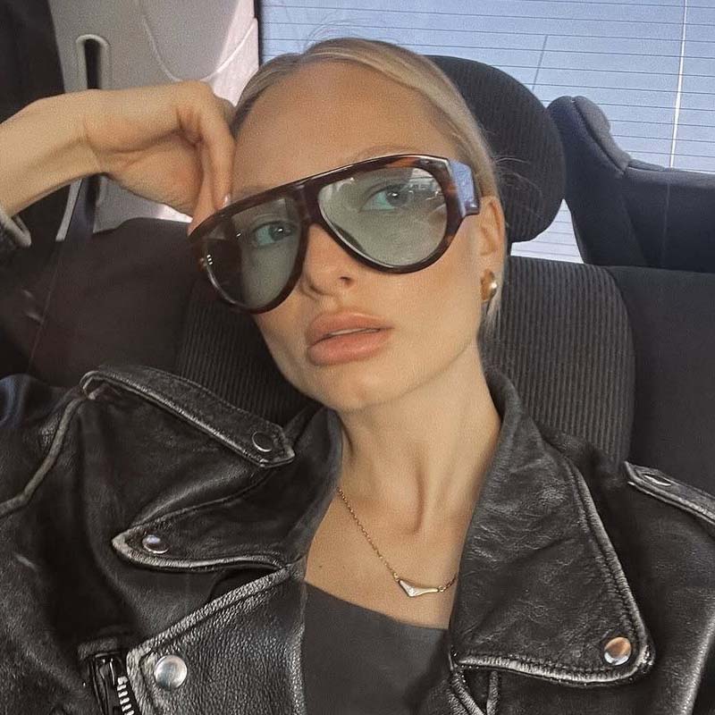 Fashion Wide-brimmed Sunglasses