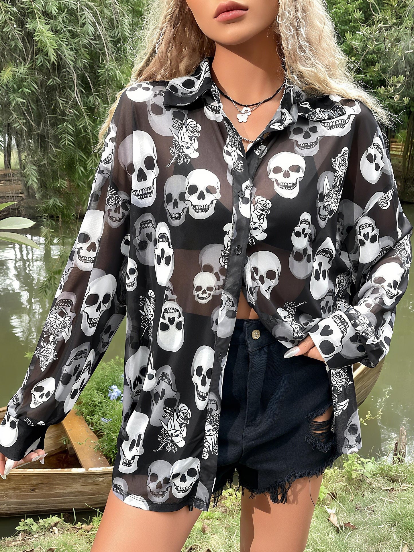 Grunge Skull Print Drop Shoulder Shirt