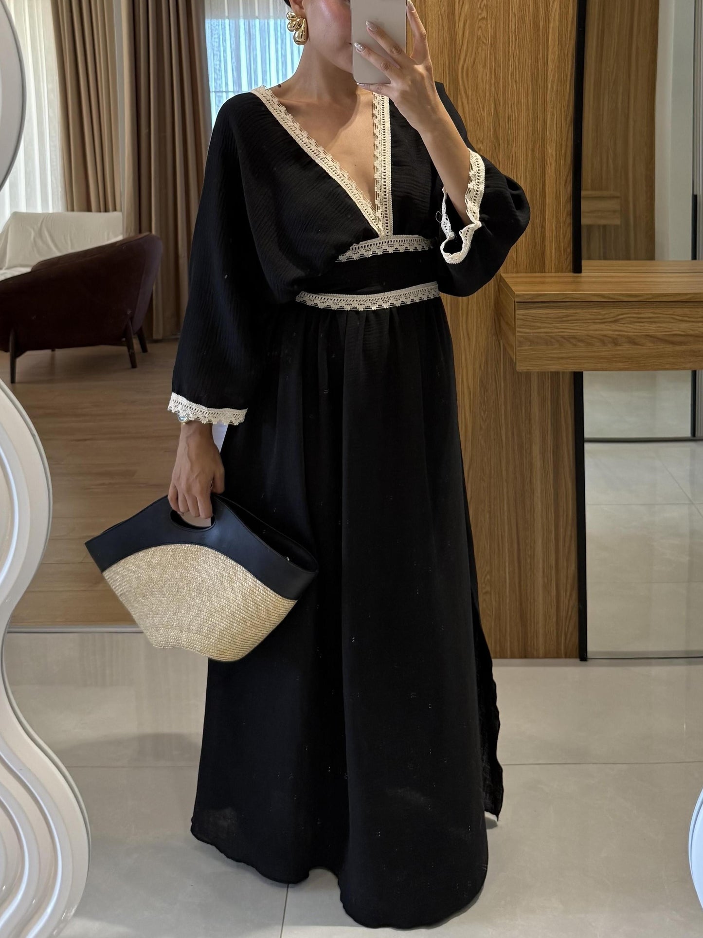 Delicate Lace Accents Elegant Black Maxi Dress