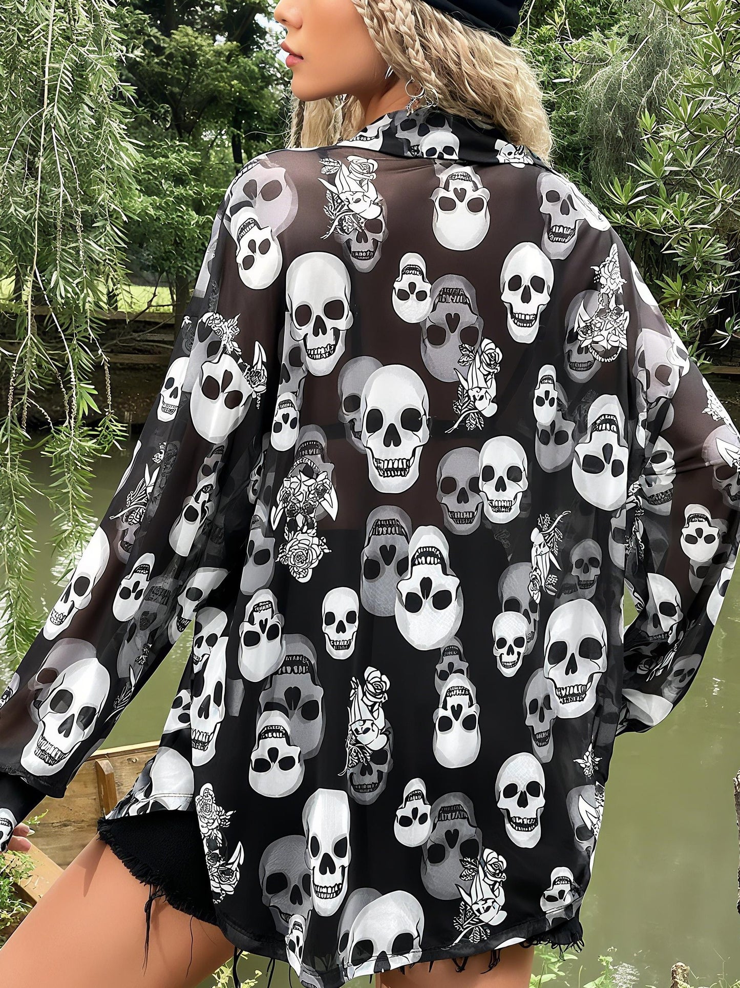Grunge Skull Print Drop Shoulder Shirt
