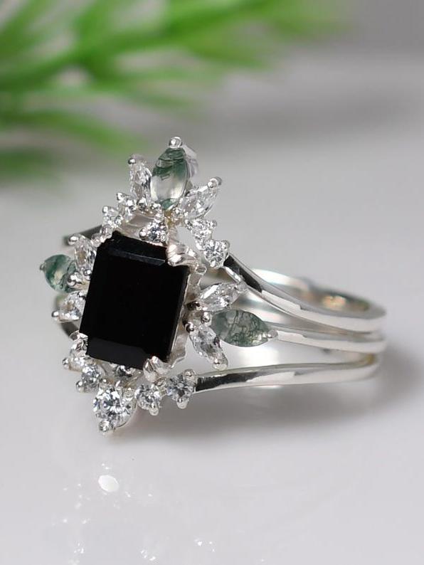 Unique Engagement Ring Set