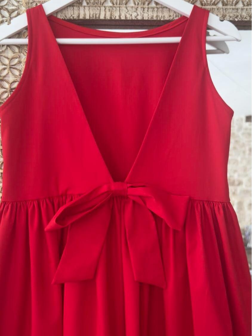 Elegant Sleeveless Dress With Pockets