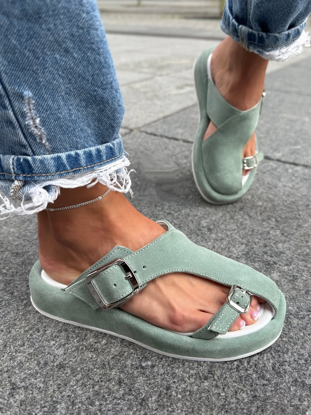 Hollow-out Slippers