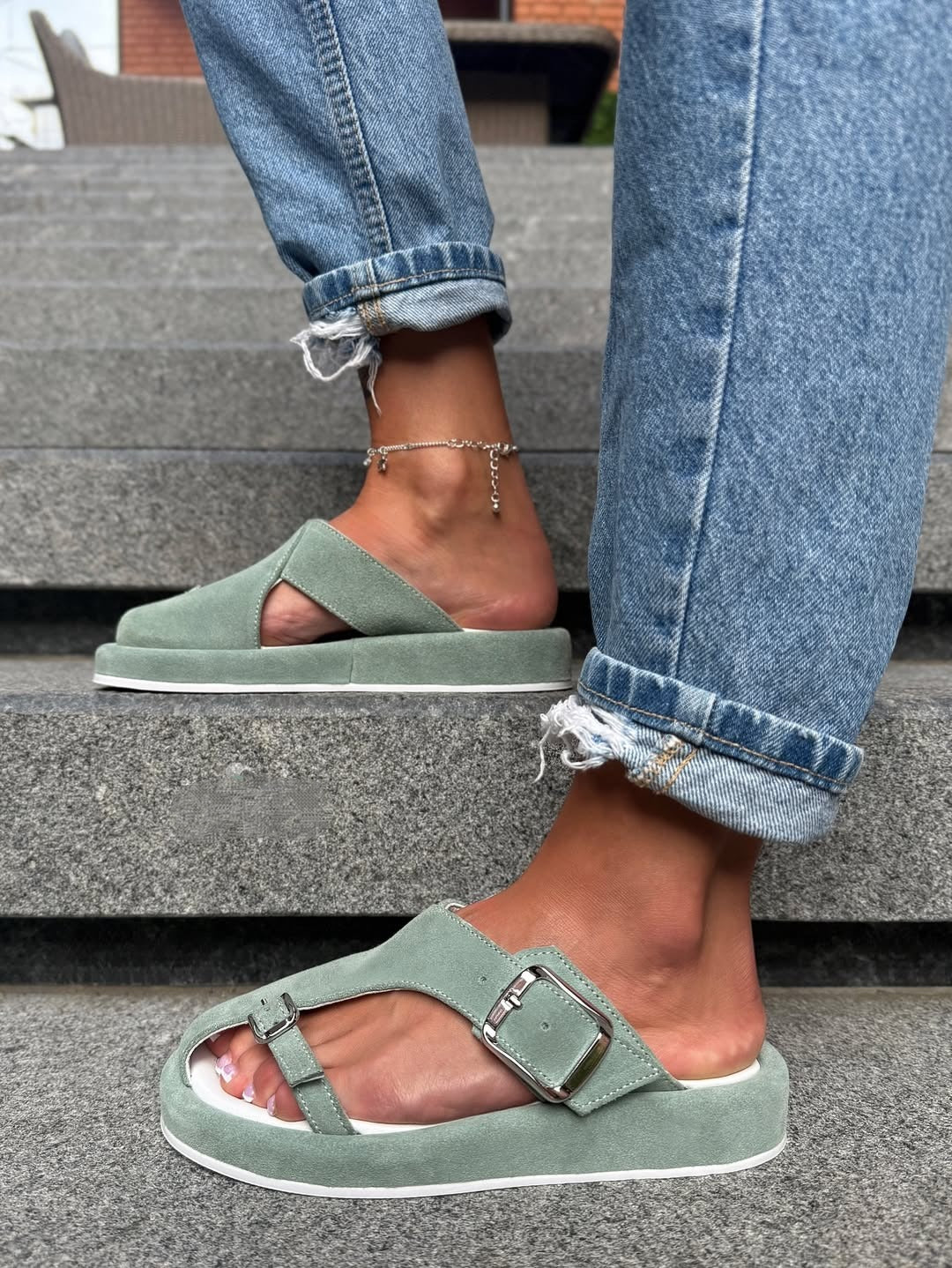 Hollow-out Slippers