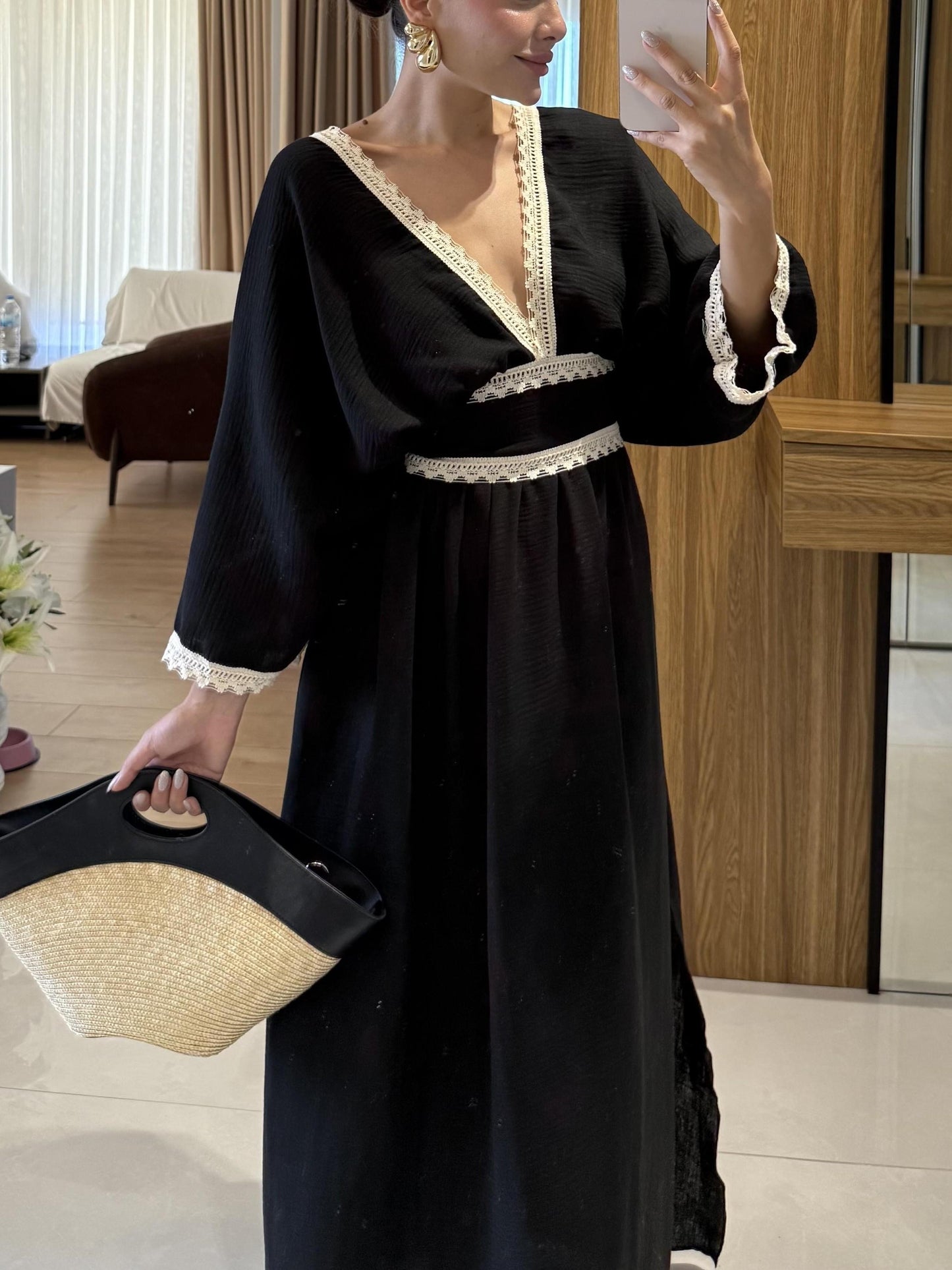 Delicate Lace Accents Elegant Black Maxi Dress