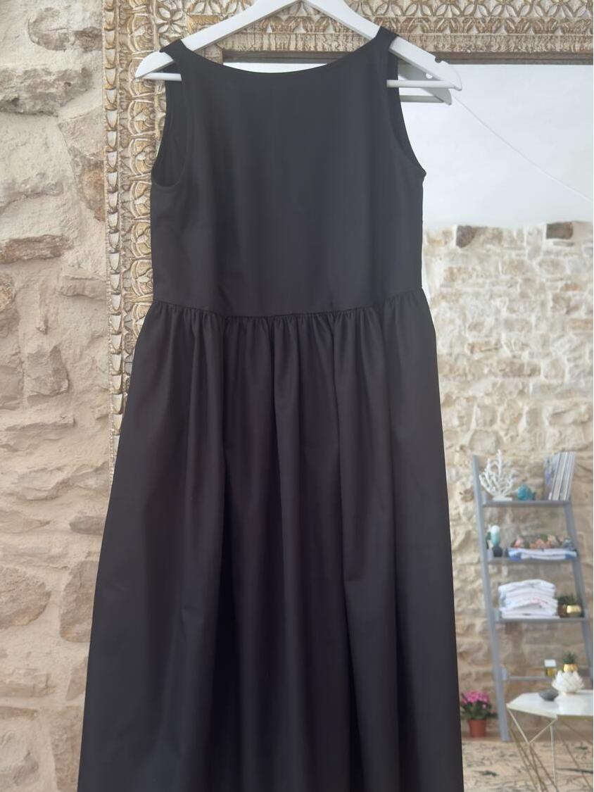 Elegant Sleeveless Dress With Pockets