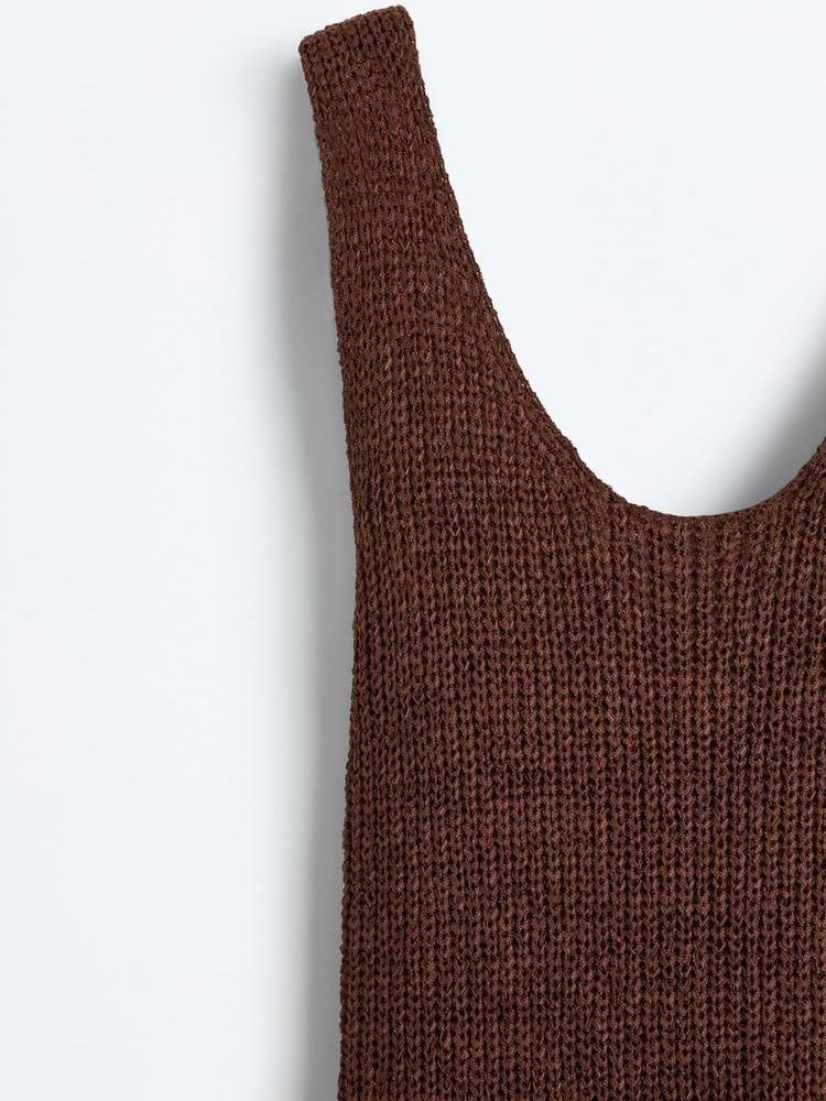 Sleek and Stylish Knit Maxi Dress