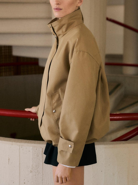 Stylish Khaki Jacket with Functional Pockets
