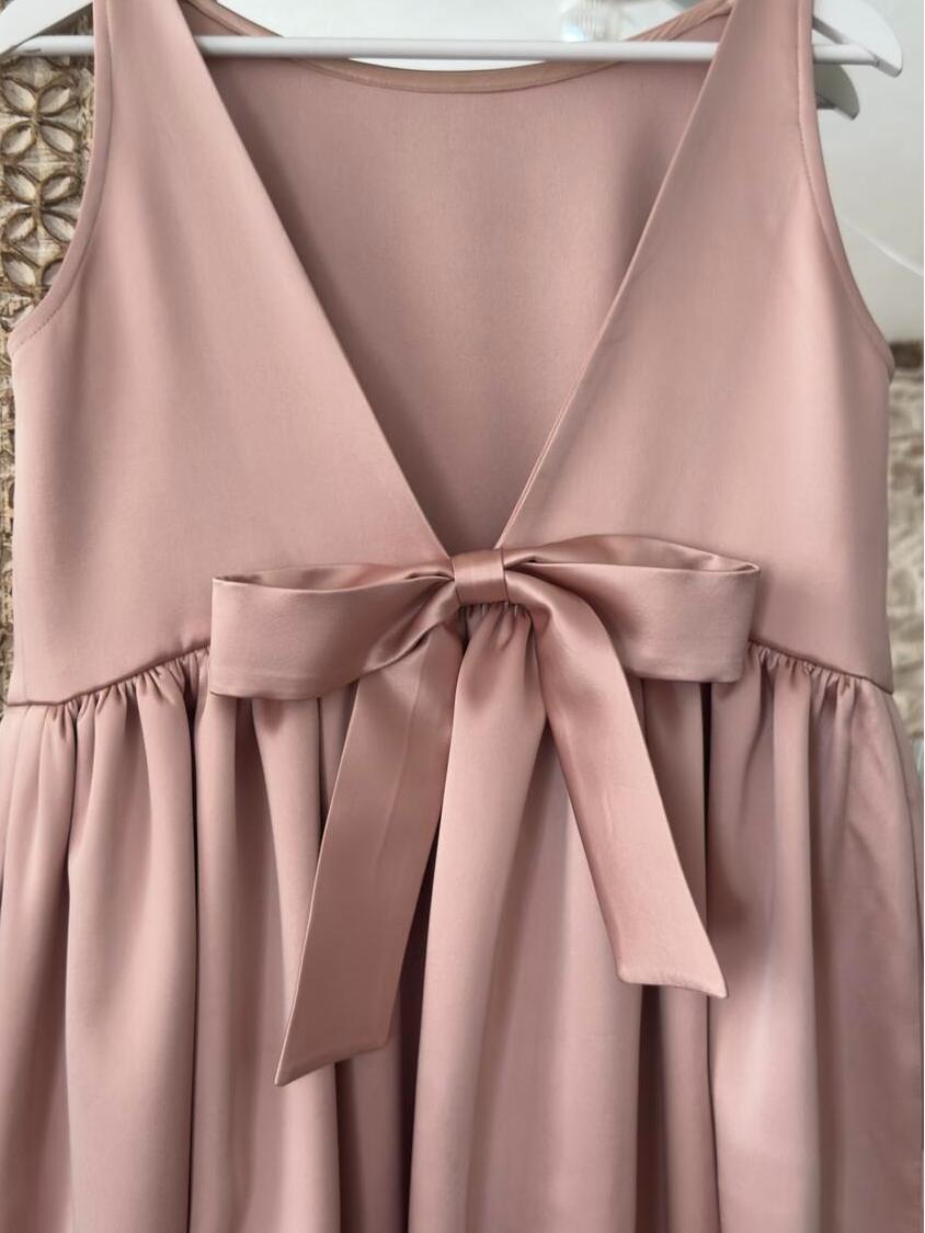 Elegant Sleeveless Dress With Pockets