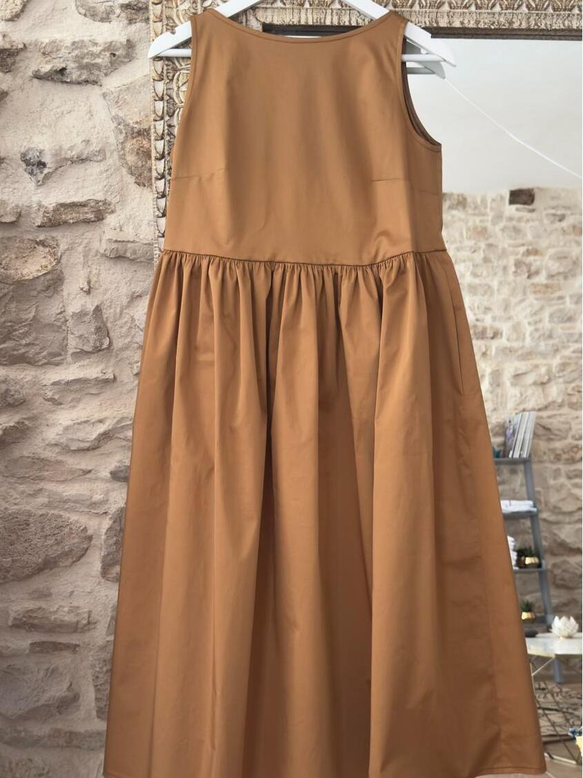 Elegant Sleeveless Dress With Pockets