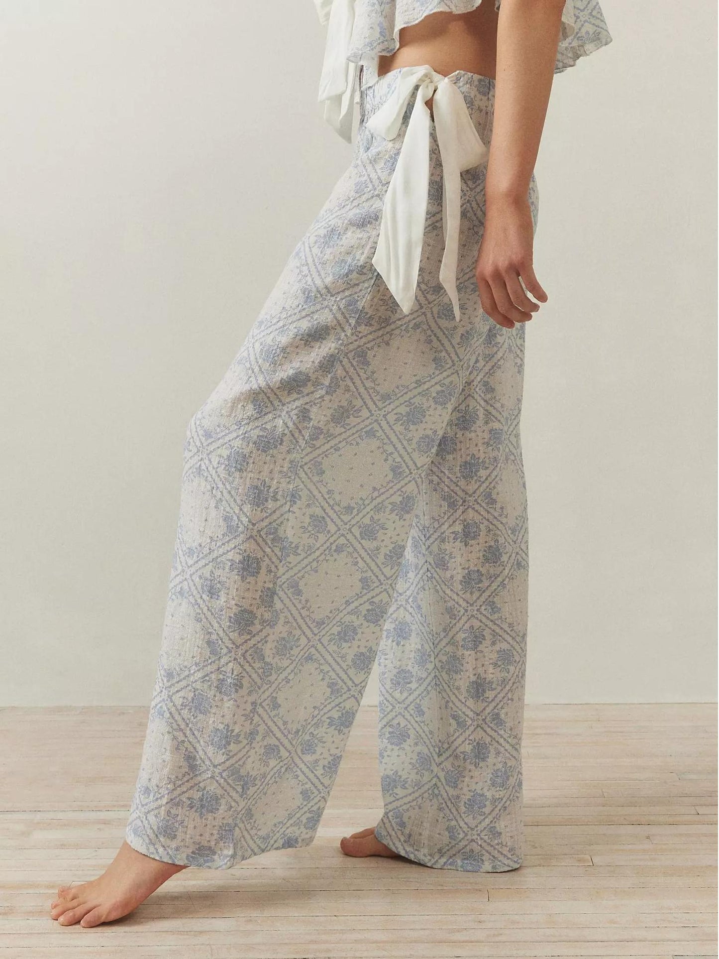 Stylish Sleeveless Top and Wide - Leg Pants Pajama
