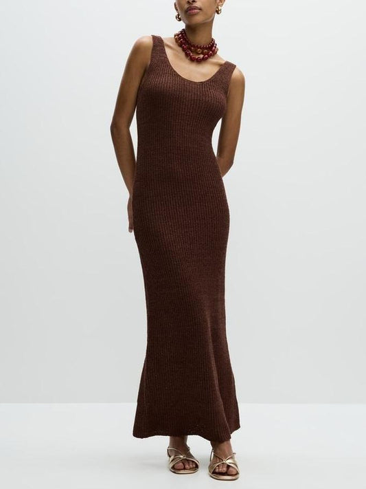 Sleek and Stylish Knit Maxi Dress