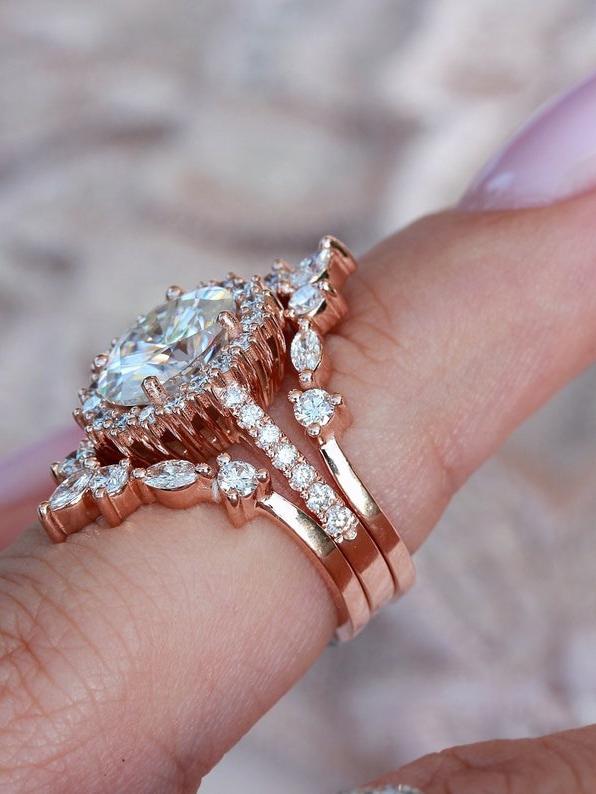 Royal Style Bride Moissanite Rings Set