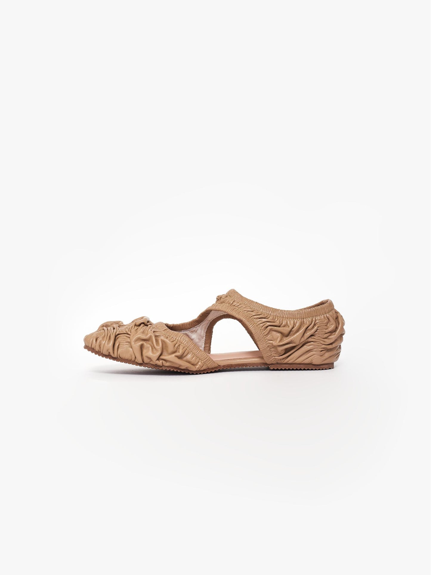 Stylish Women's Flats with Artistic Leather Detailing