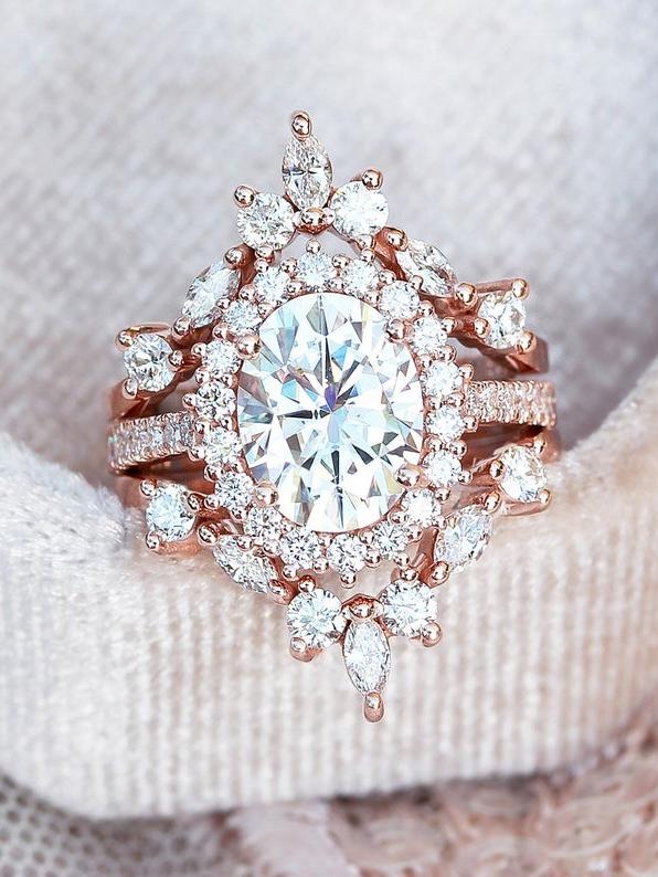 Royal Style Bride Moissanite Rings Set
