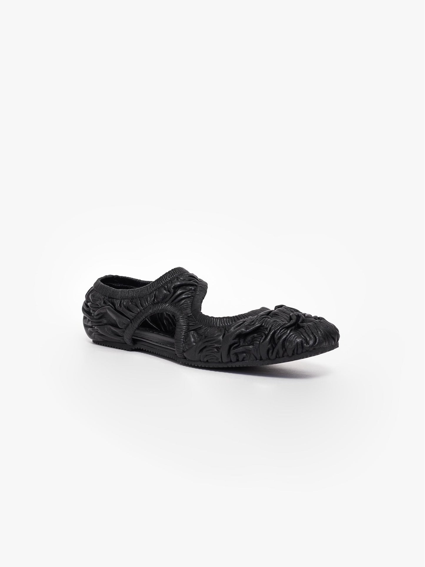 Stylish Women's Flats with Artistic Leather Detailing