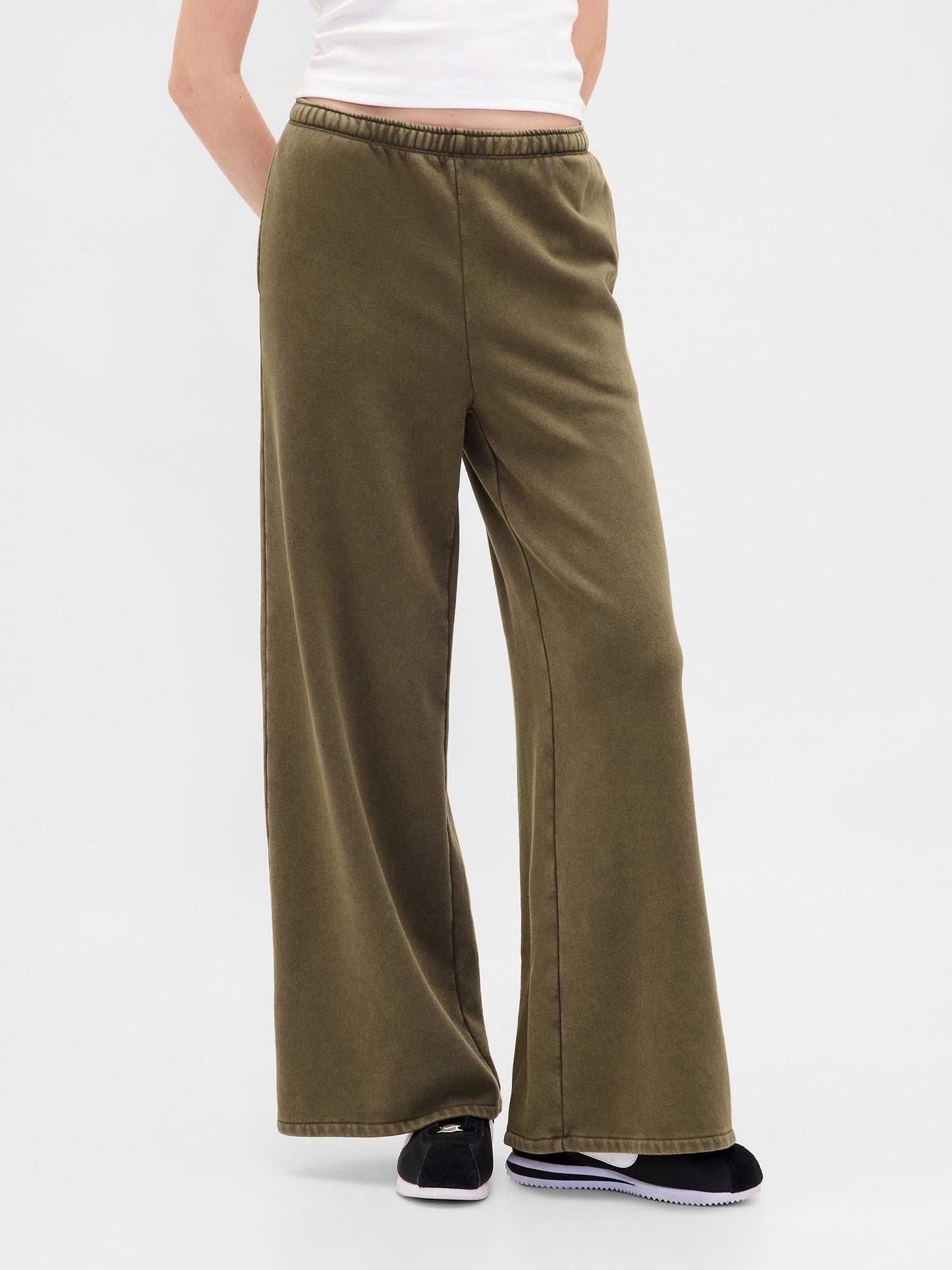 Olive Green Activewear Set: Hoodie with Wide - Leg Sweatpant