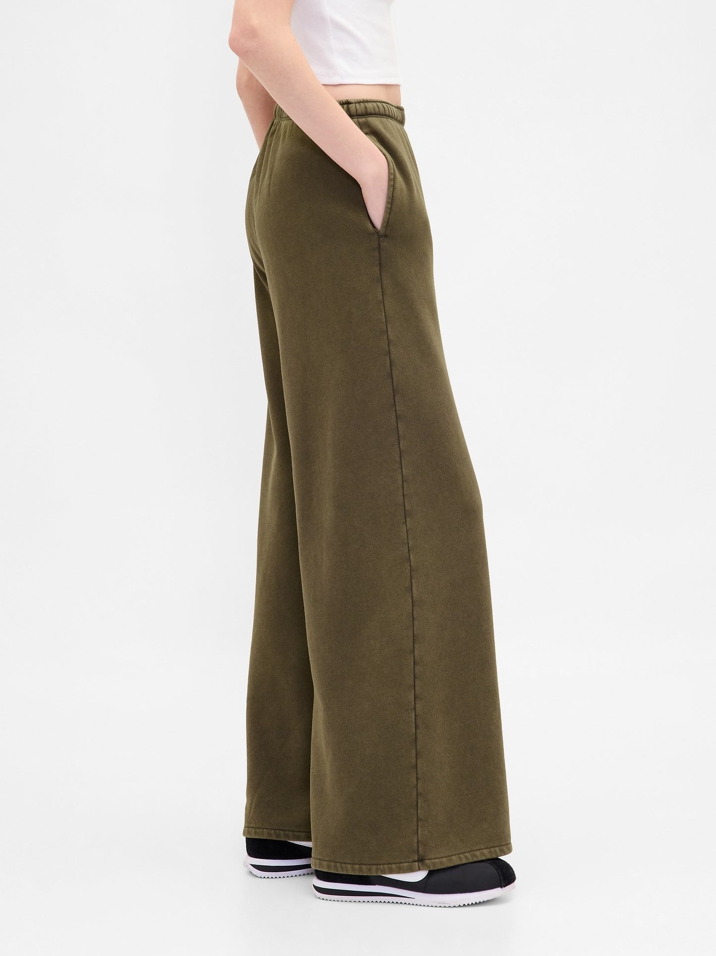 Olive Green Activewear Set: Hoodie with Wide - Leg Sweatpant