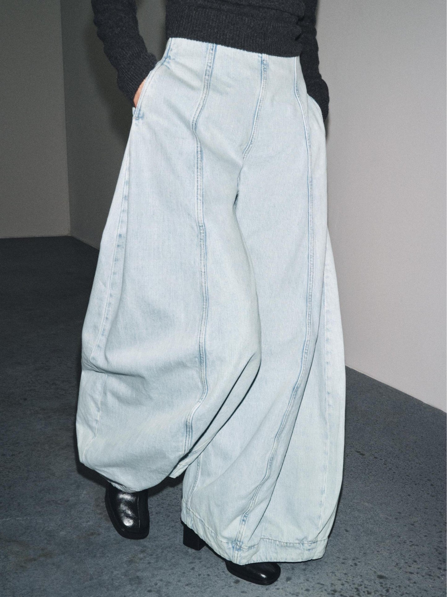 Stylish Light - Wash Wide - Leg Jeans