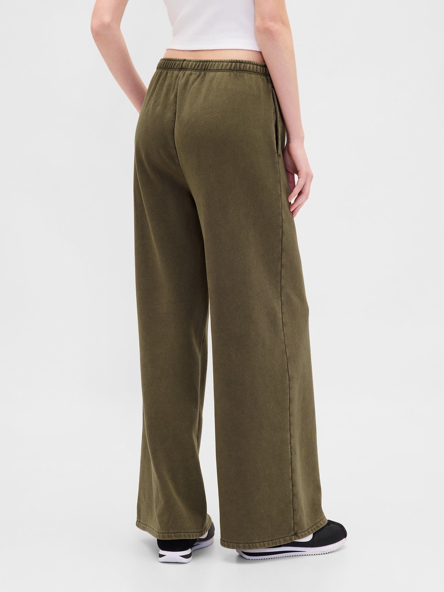 Olive Green Activewear Set: Hoodie with Wide - Leg Sweatpant