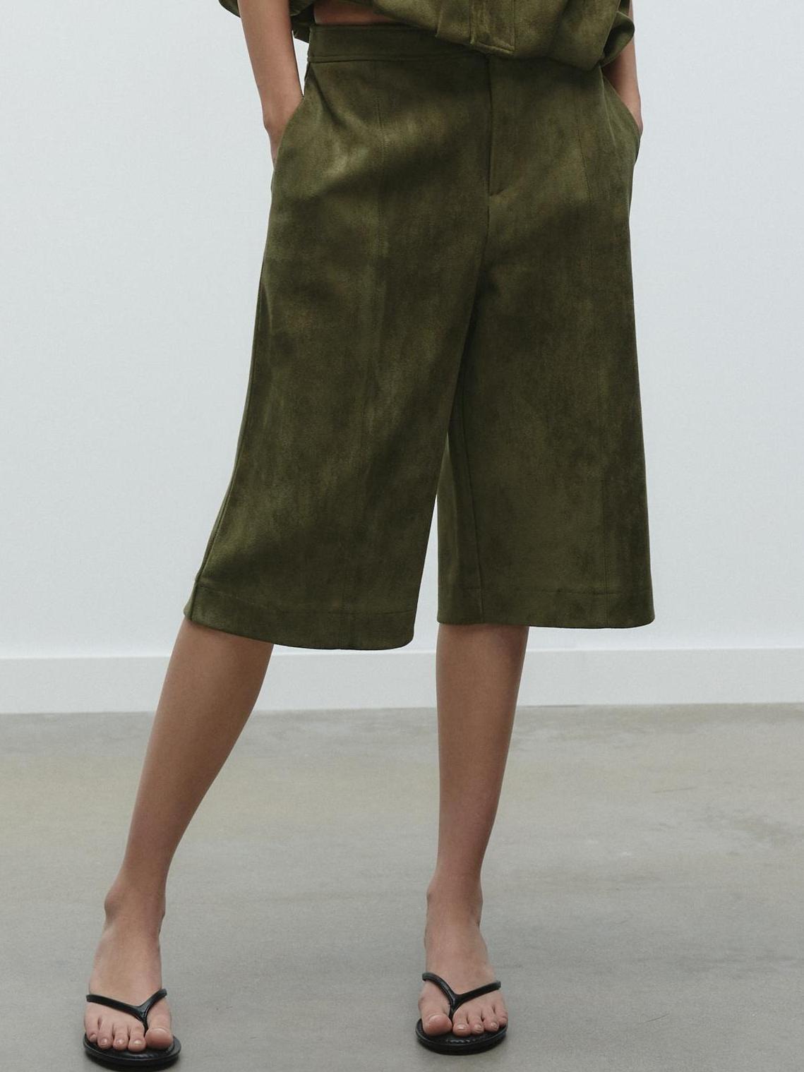 Trendy Suede-Effect Bermuda Shorts