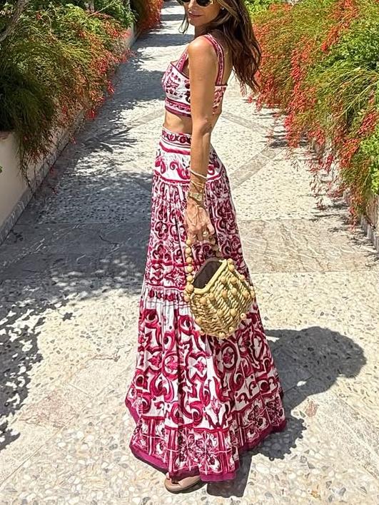 Stylish Two - Piece Set: Crop Top and Maxi Skirt with Intricate Floral Print