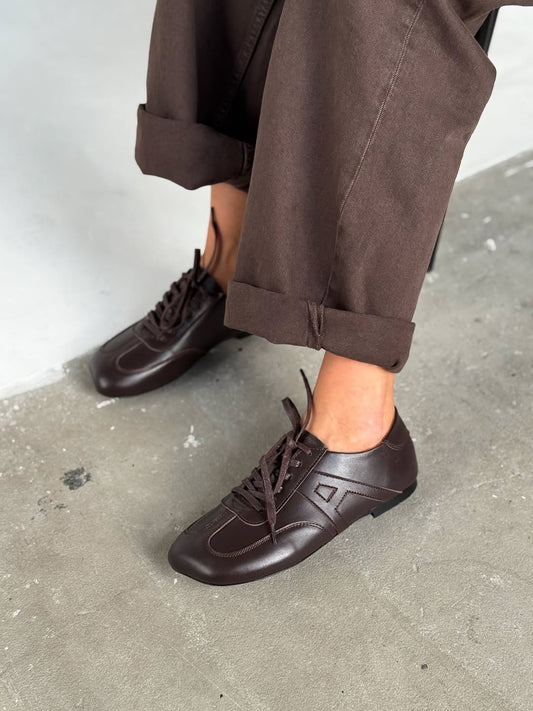Elegant Decorative Patterns Brown Flats